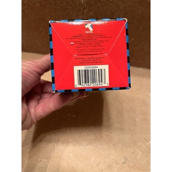 NASCAR 2001  #24 Jeff Gordon Collectible Mini Helmet Christmas Ornament new - Picture 5 of 6